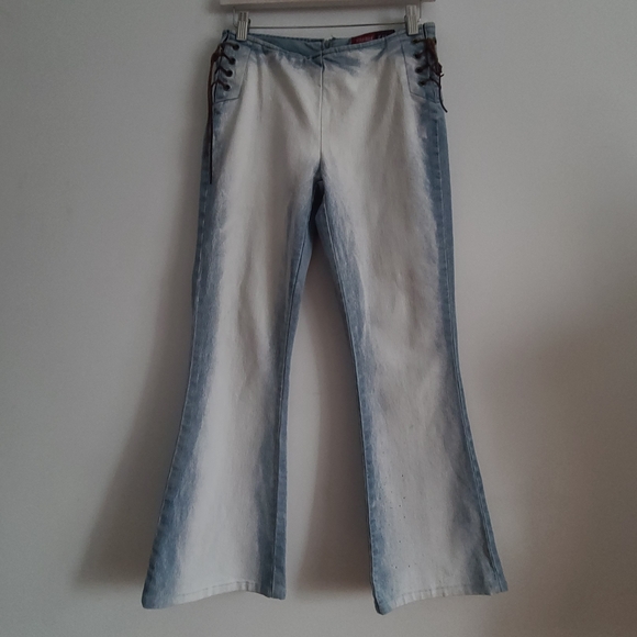 Younique Denim - Vintage Younique Flare Jeans in White and Light Blue Size 5